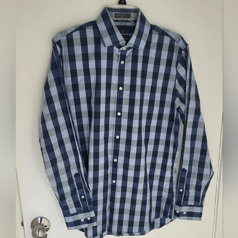 Calibrate Non Iron. Trim fit. Med.